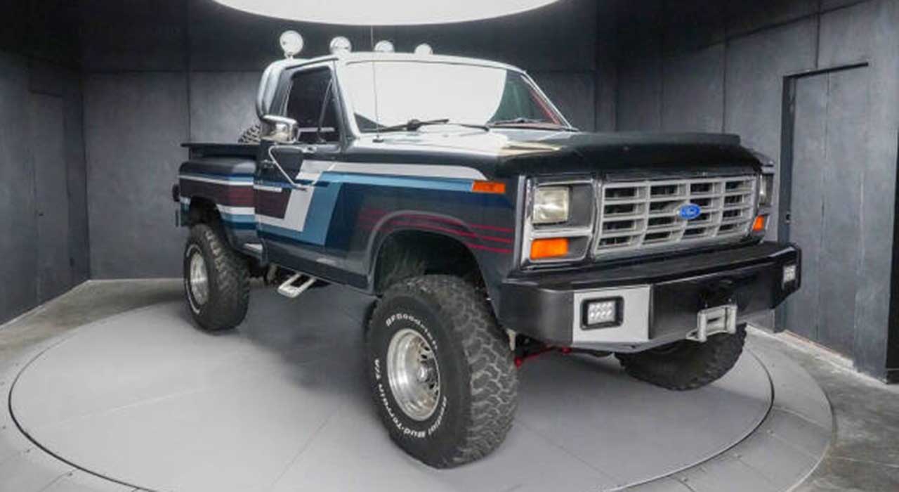 2nd Image of a 1983 FORD F-150