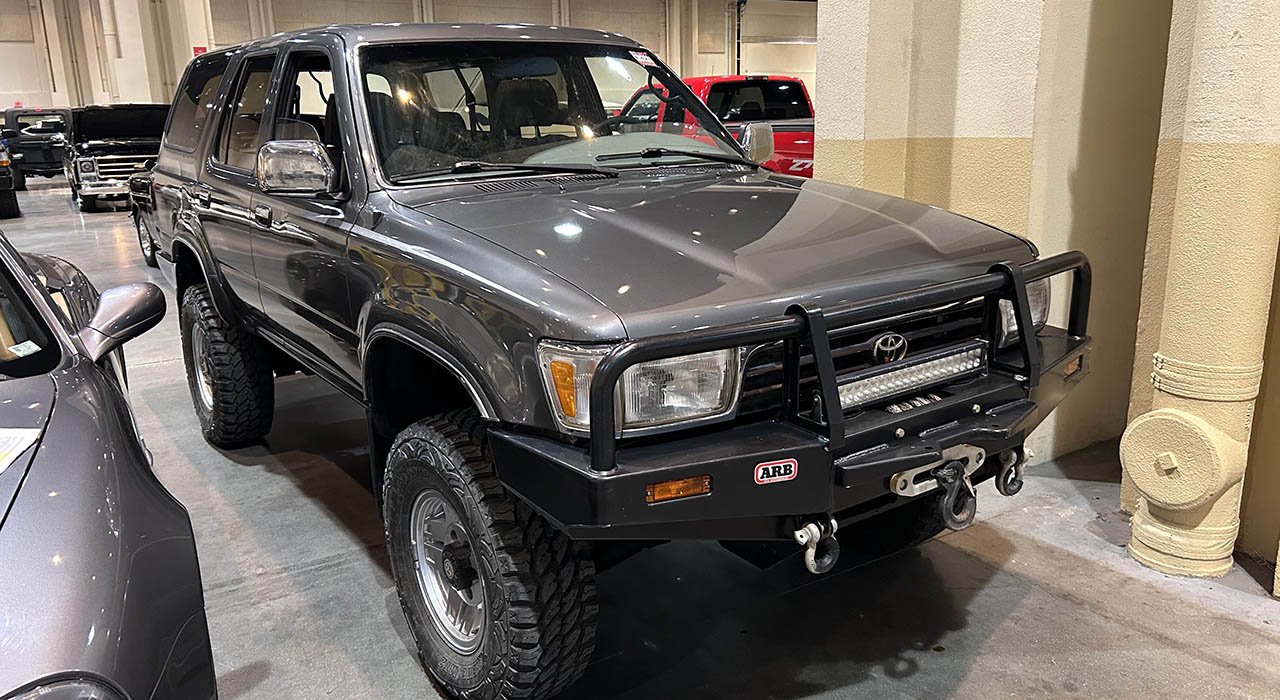 0th Image of a 1993 TOYOTA 4RUNNER SR5