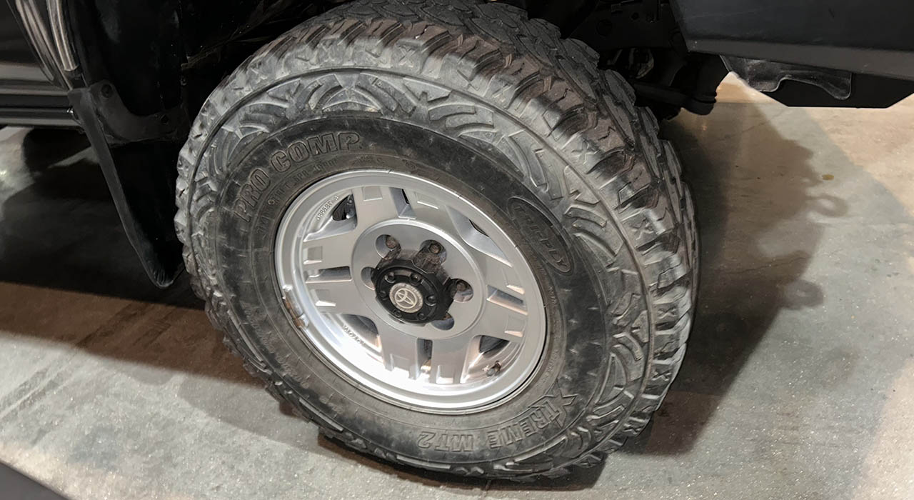 4th Image of a 1993 TOYOTA 4RUNNER SR5