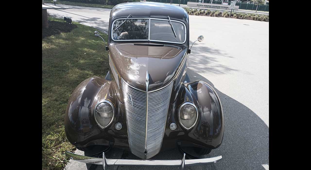 3rd Image of a 1937 FORD DELUXE CLUB