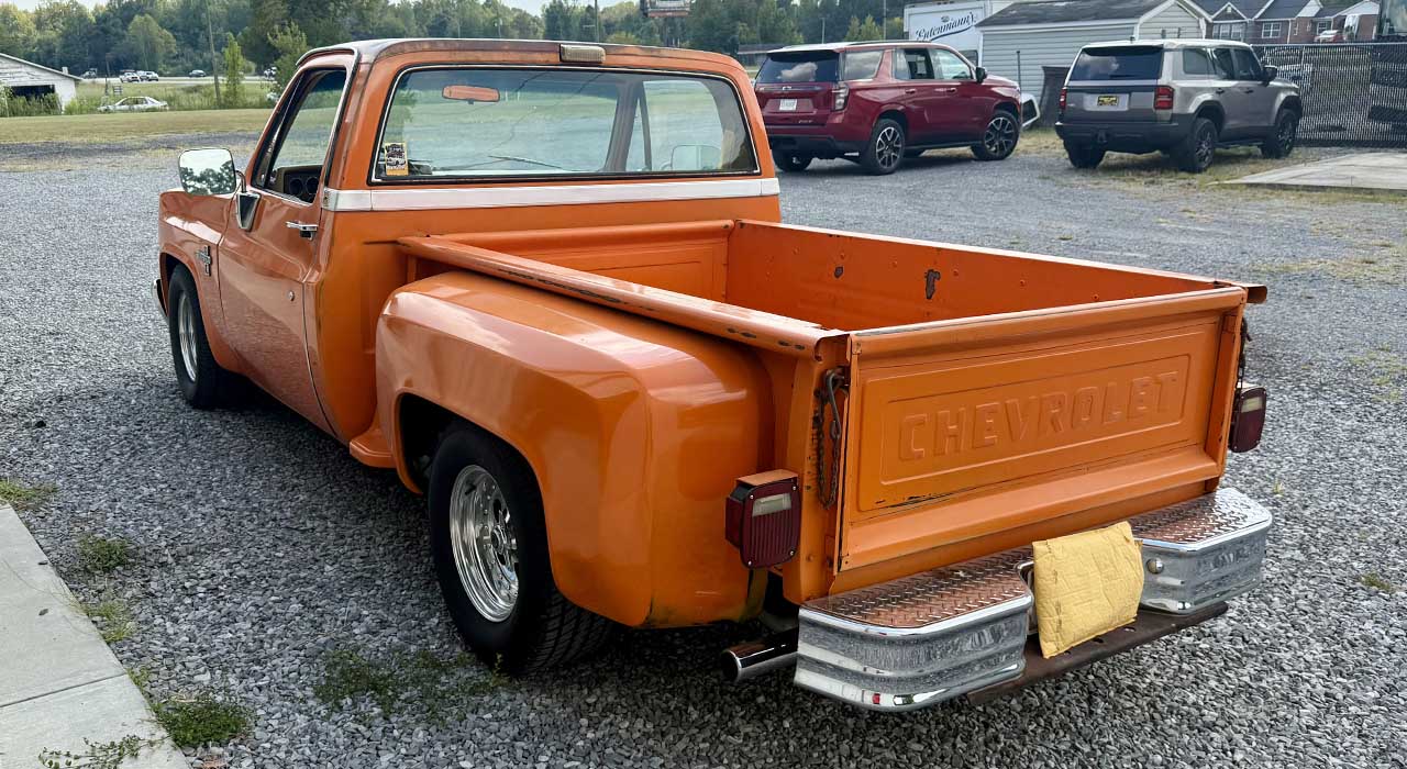 2nd Image of a 1984 CHEVROLET C10