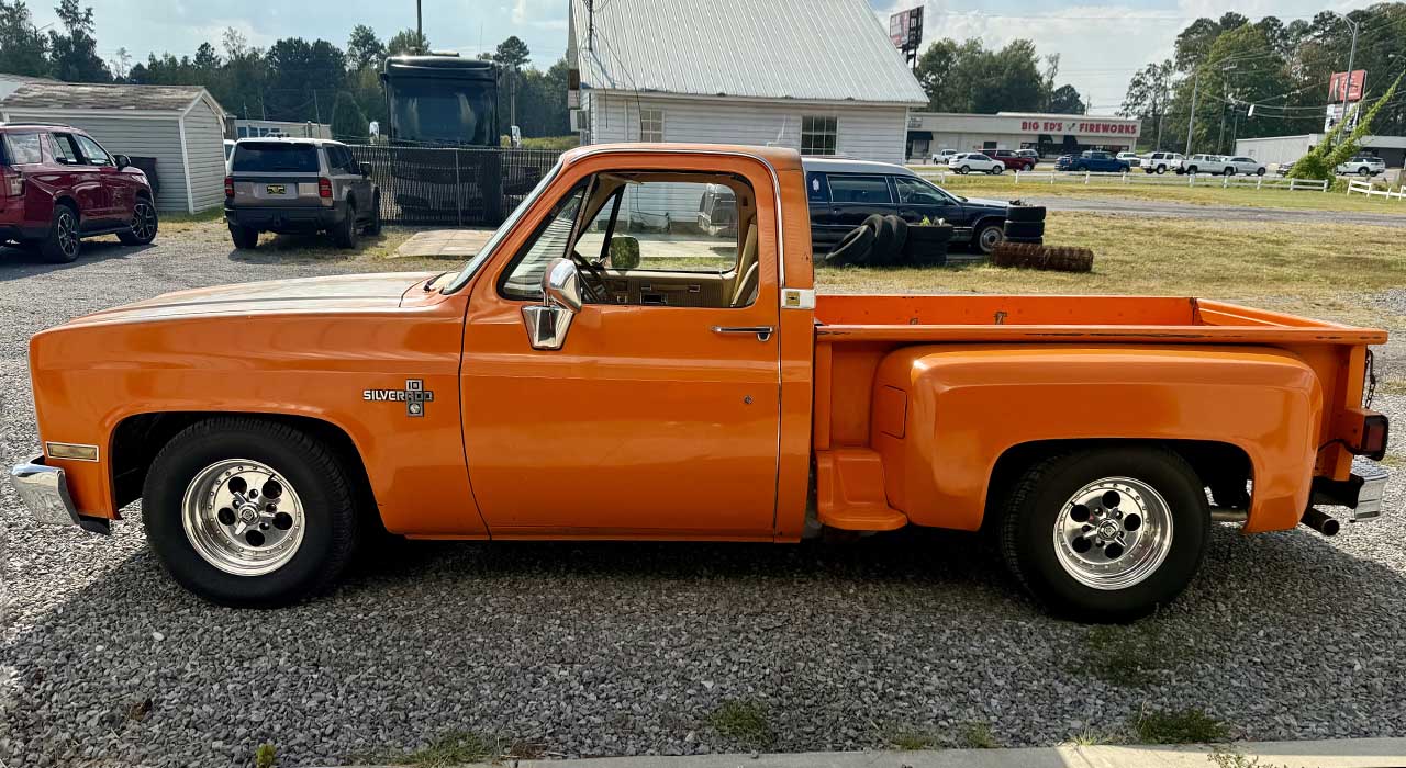 4th Image of a 1984 CHEVROLET C10