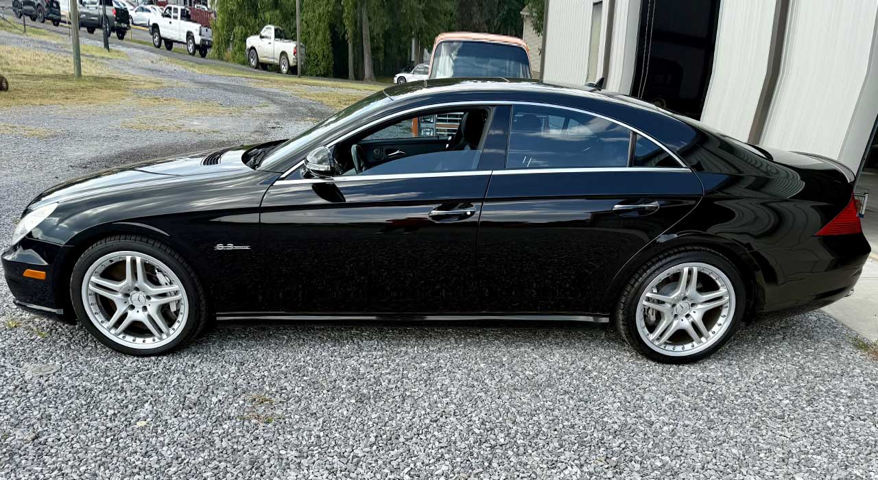 3rd Image of a 2008 MERCEDES-BENZ CLS-CLASS CLS63 AMG