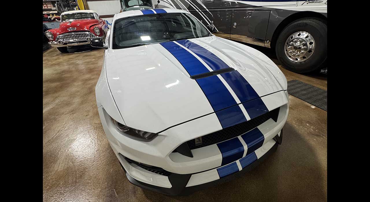 4th Image of a 2018 FORD MUSTANG SHELBY