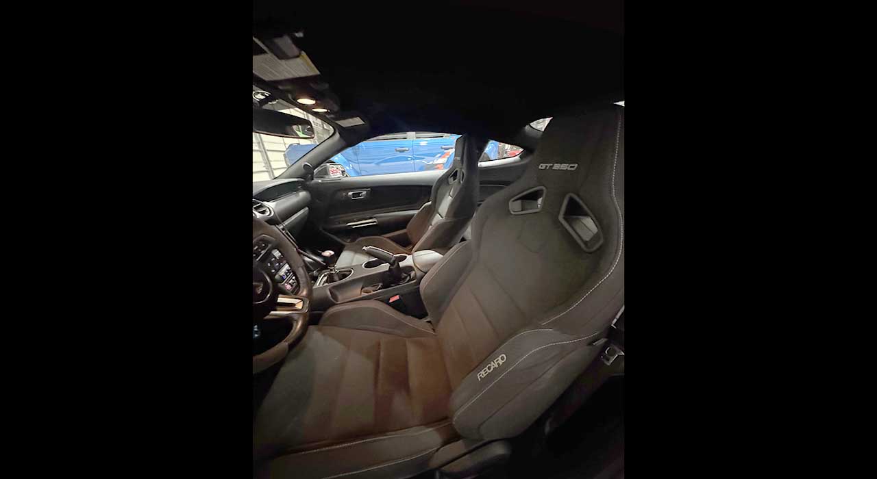 5th Image of a 2018 FORD MUSTANG SHELBY