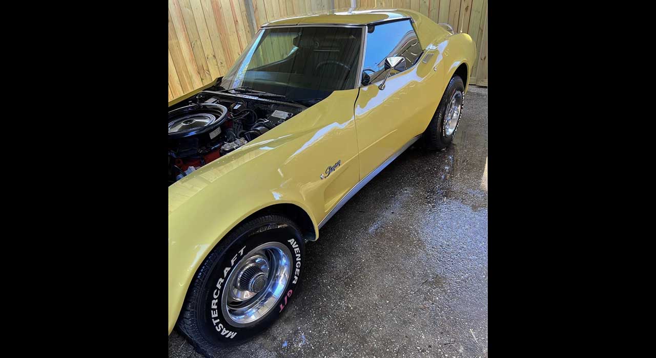 1st Image of a 1974 CHEVROLET CORVETTE