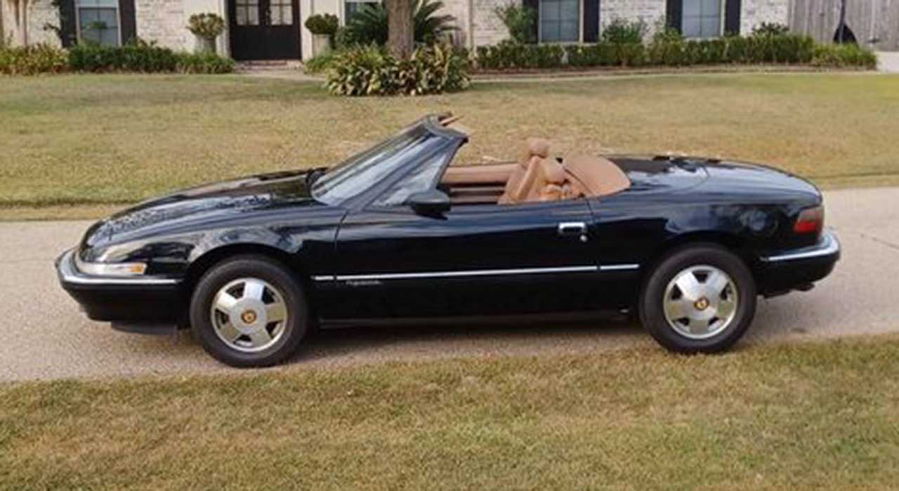 3rd Image of a 1990 BUICK REATTA