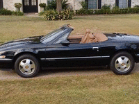Image 4 of 10 of a 1990 BUICK REATTA
