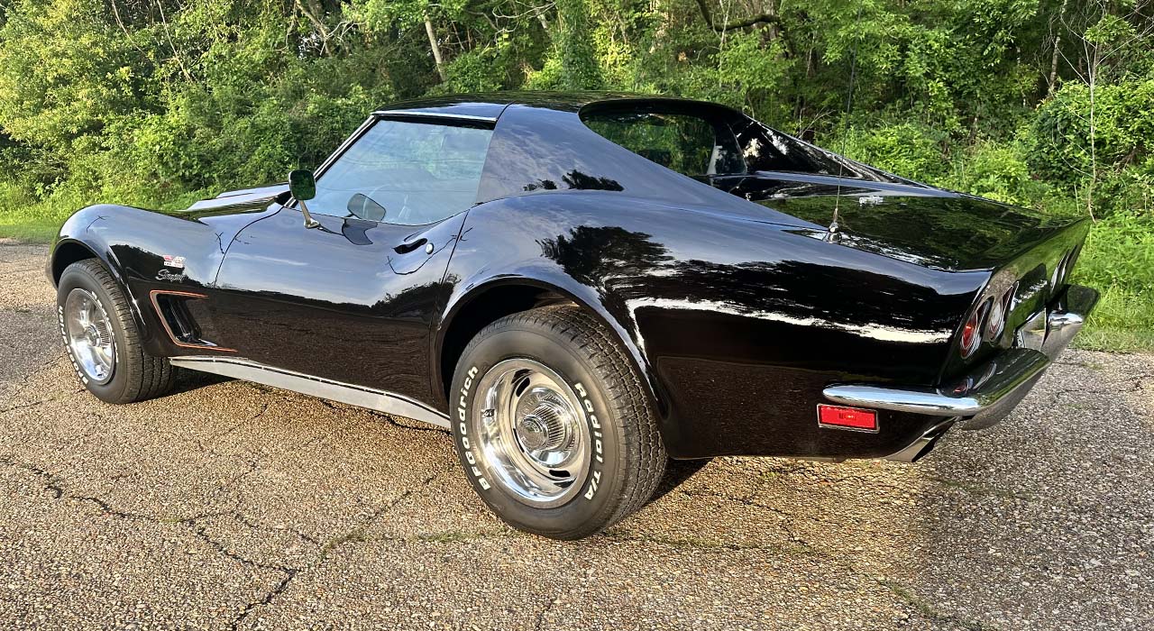 2nd Image of a 1973 CHEVROLET CORVETTE RESTOMOD