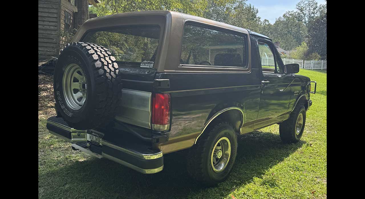 2nd Image of a 1987 FORD BRONCO