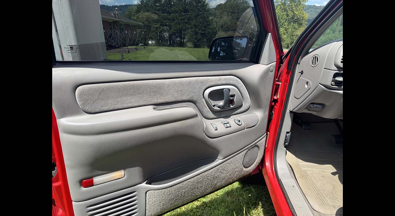 8th Image of a 1997 CHEVROLET K1500