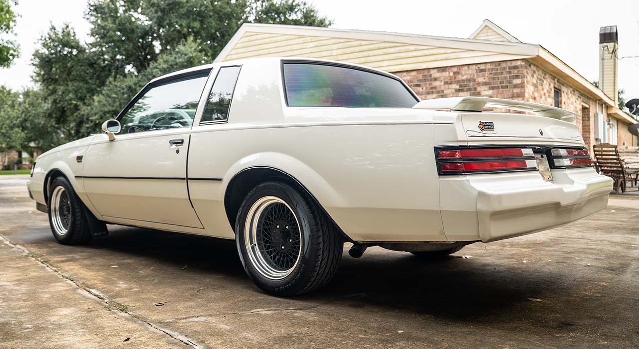 2nd Image of a 1987 BUICK REGAL