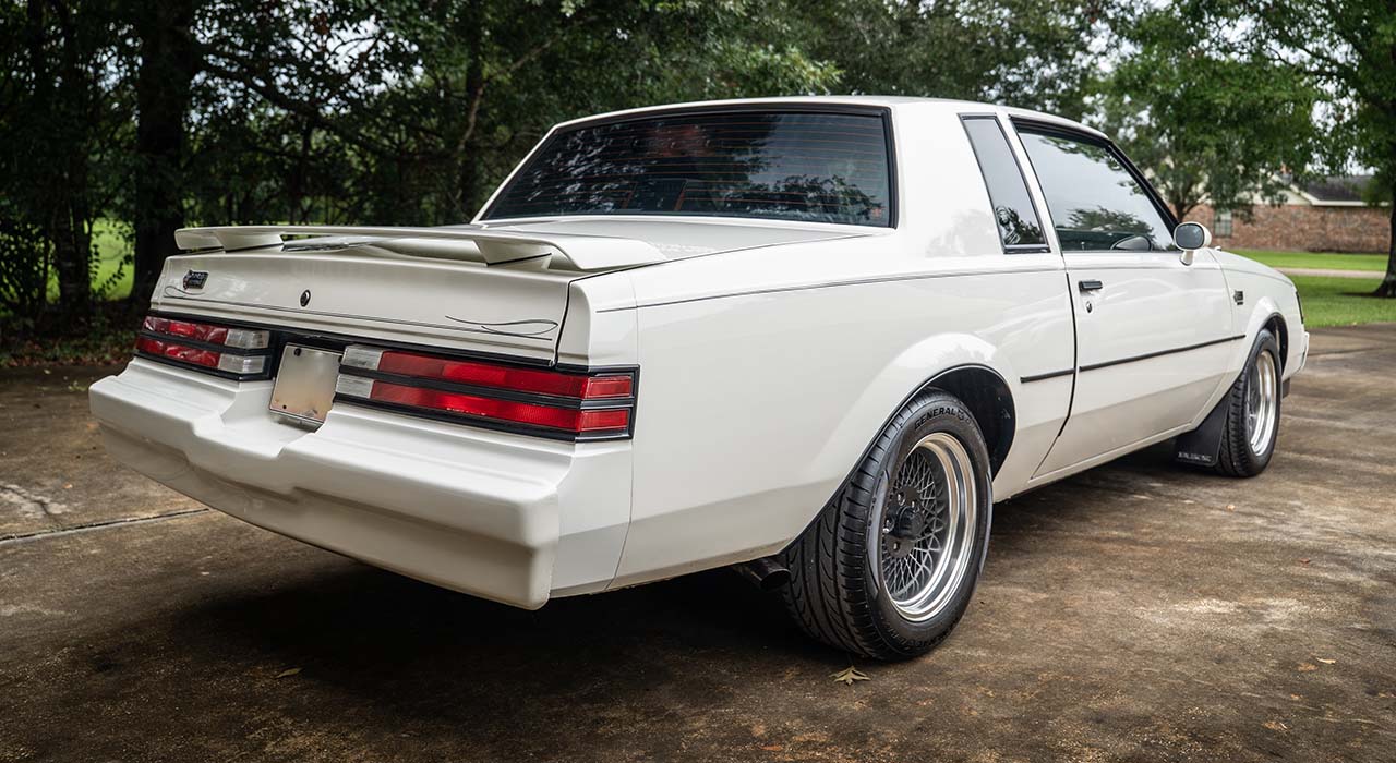 3rd Image of a 1987 BUICK REGAL