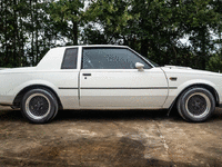 Image 6 of 29 of a 1987 BUICK REGAL