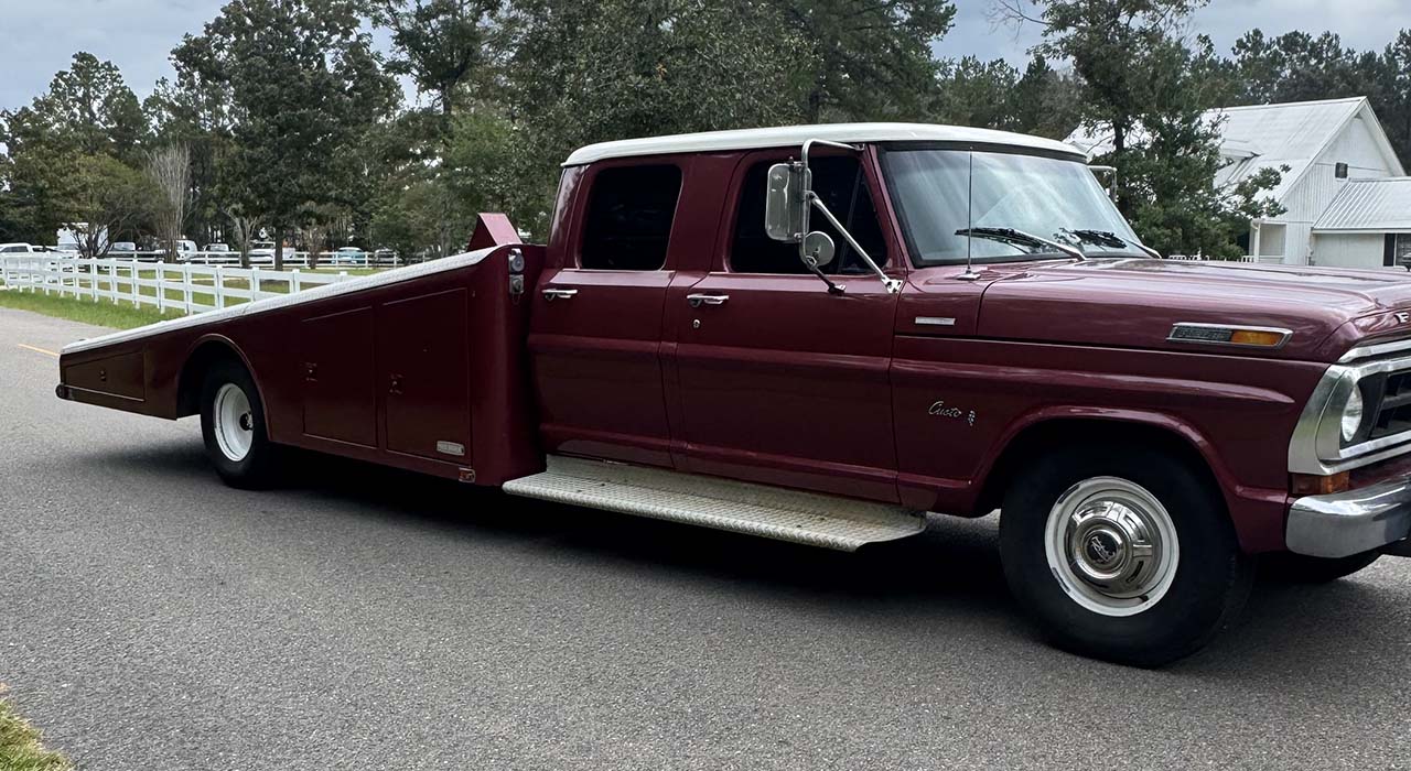 2nd Image of a 1970 FORD F350