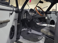 Image 9 of 29 of a 1950 CHRYSLER WINDSOR