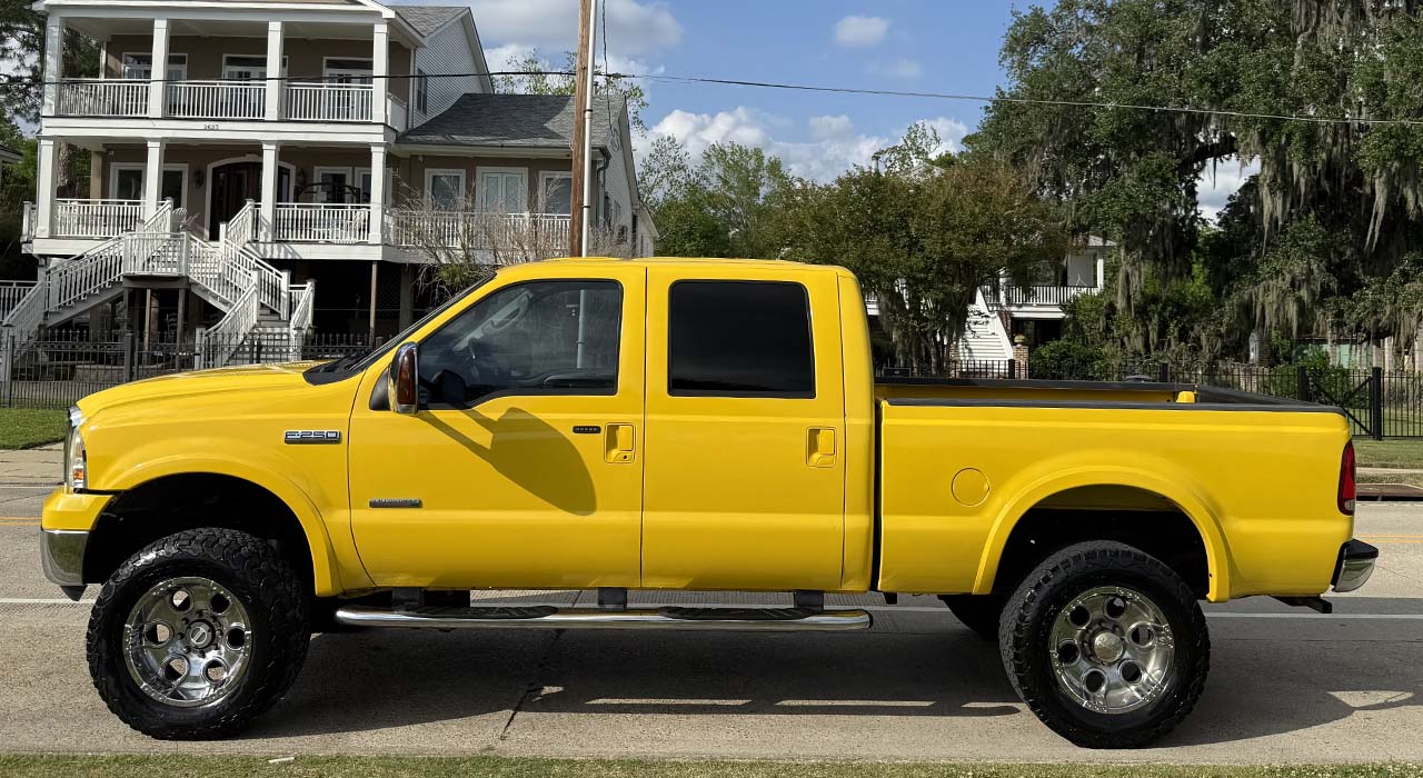 2nd Image of a 2006 FORD F250