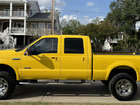 Image 3 of 10 of a 2006 FORD F250