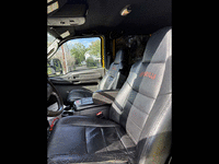 Image 6 of 10 of a 2006 FORD F250