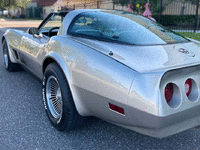 Image 5 of 25 of a 1982 CHEVROLET CORVETTE