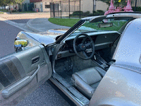 Image 17 of 25 of a 1982 CHEVROLET CORVETTE