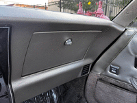 Image 20 of 25 of a 1982 CHEVROLET CORVETTE