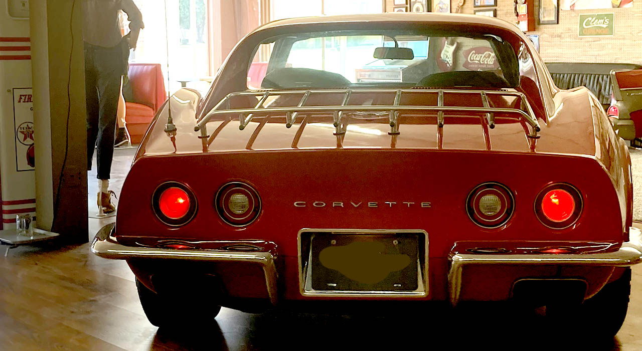 3rd Image of a 1972 CHEVROLET CORVETTE