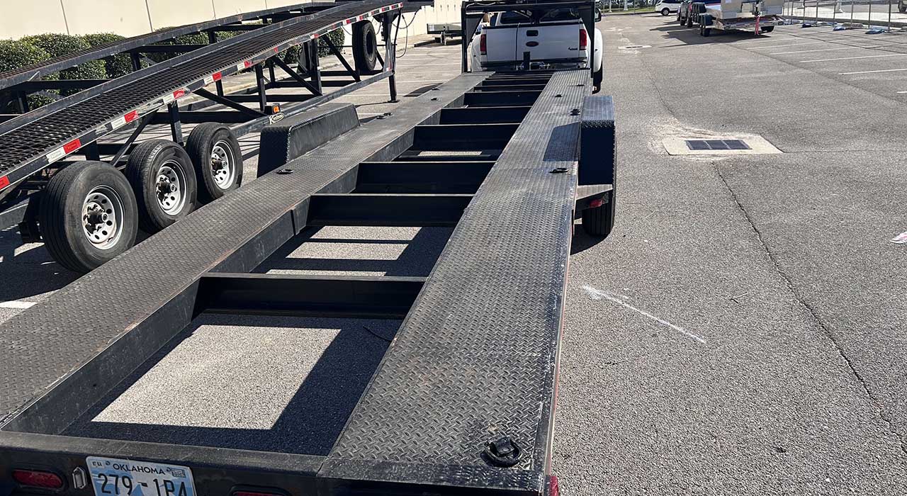 2nd Image of a 2006 FORD F350