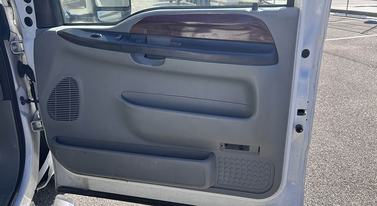 6th Image of a 2006 FORD F350