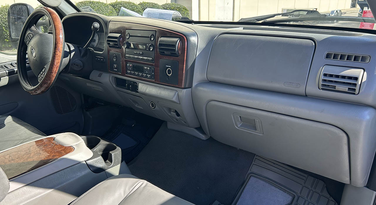 9th Image of a 2006 FORD F350