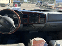 Image 8 of 12 of a 2006 FORD F350