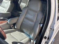 Image 9 of 12 of a 2006 FORD F350