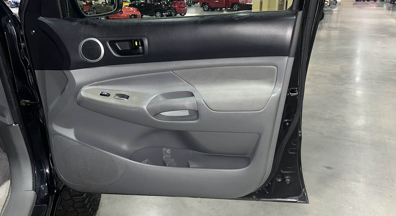 7th Image of a 2006 TOYOTA TACOMA PRERUNNER