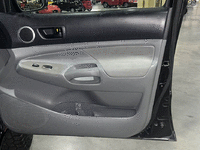 Image 8 of 14 of a 2006 TOYOTA TACOMA PRERUNNER