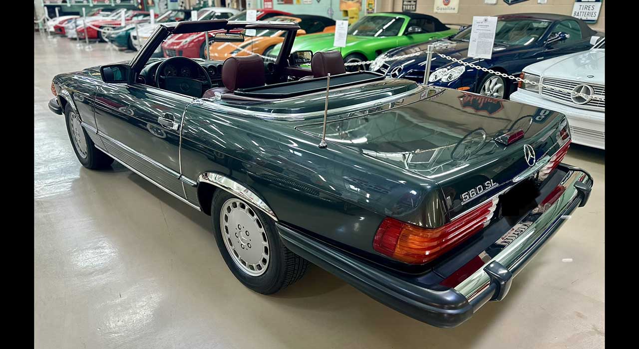2nd Image of a 1988 MERCEDES-BENZ 560 560SL