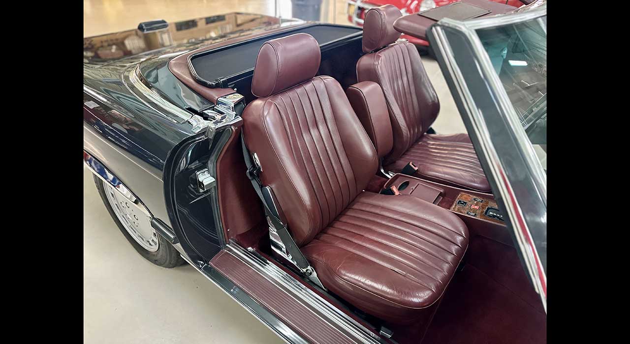 12th Image of a 1988 MERCEDES-BENZ 560 560SL