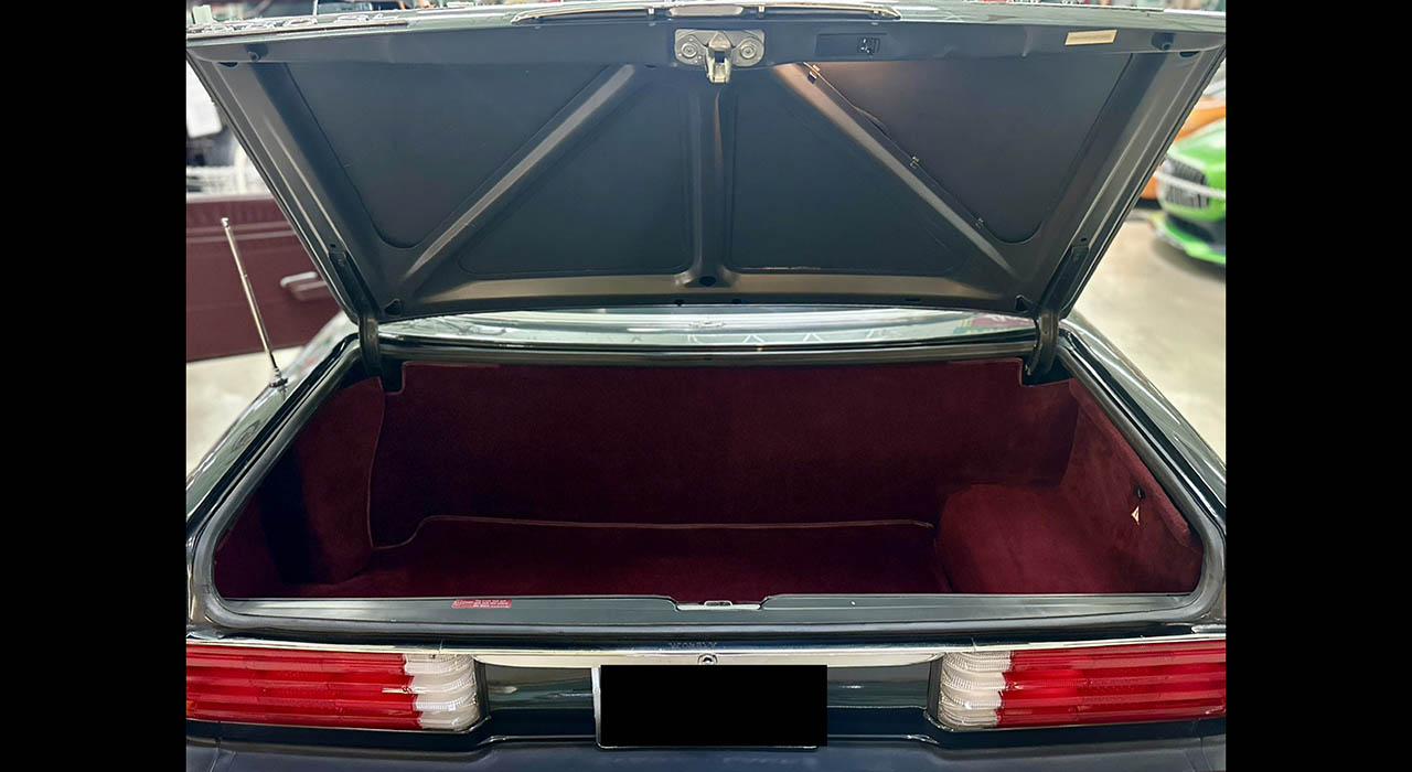 15th Image of a 1988 MERCEDES-BENZ 560 560SL