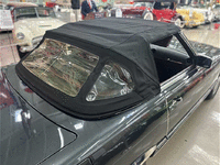 Image 6 of 17 of a 1988 MERCEDES-BENZ 560 560SL