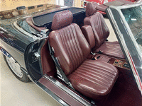 Image 13 of 17 of a 1988 MERCEDES-BENZ 560 560SL