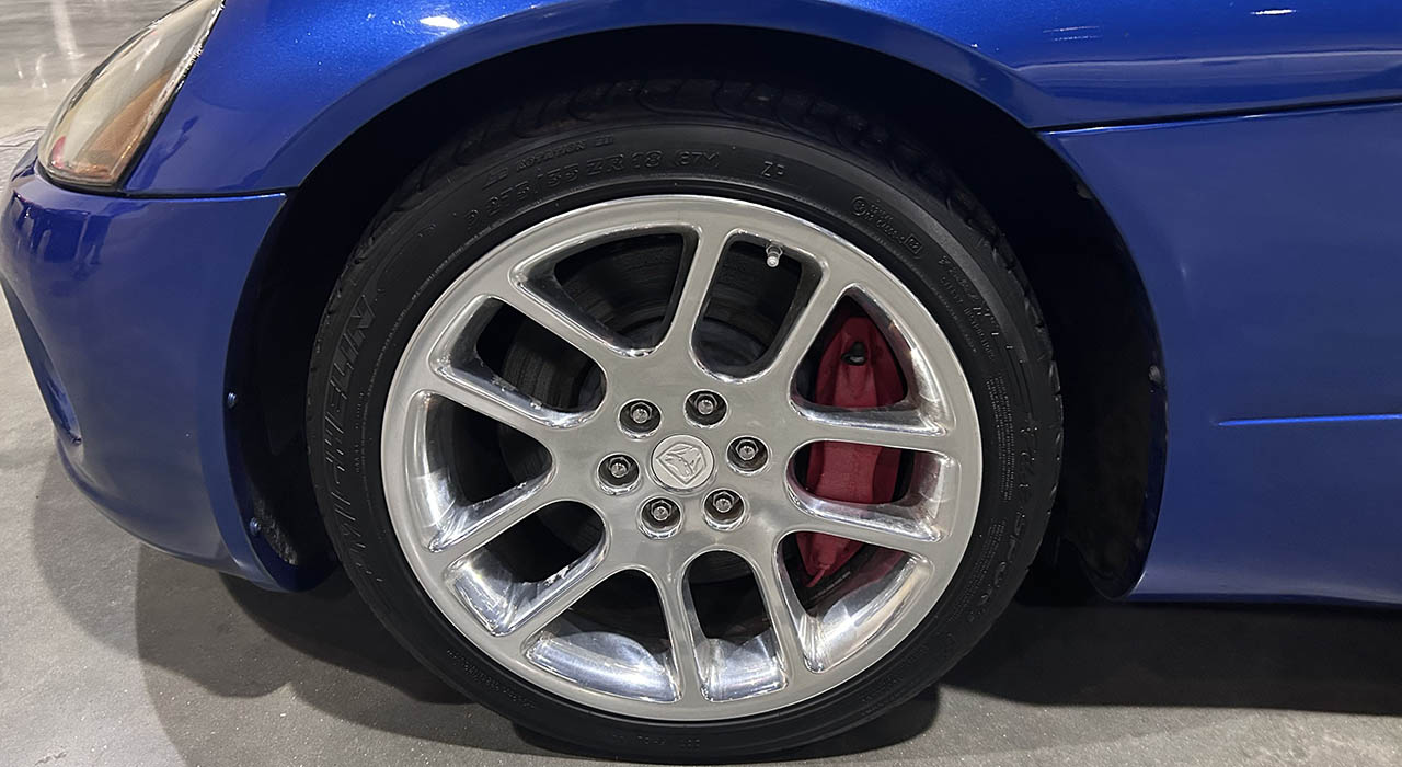 5th Image of a 2006 DODGE VIPER GTS