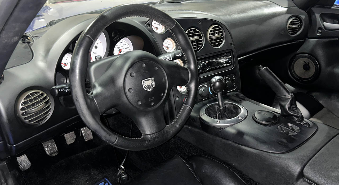 8th Image of a 2006 DODGE VIPER GTS