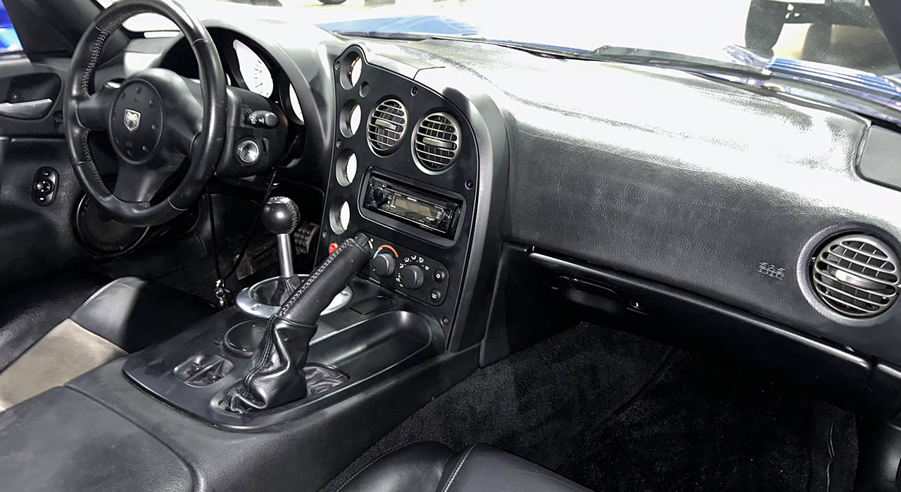 9th Image of a 2006 DODGE VIPER GTS