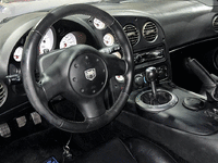 Image 9 of 12 of a 2006 DODGE VIPER GTS