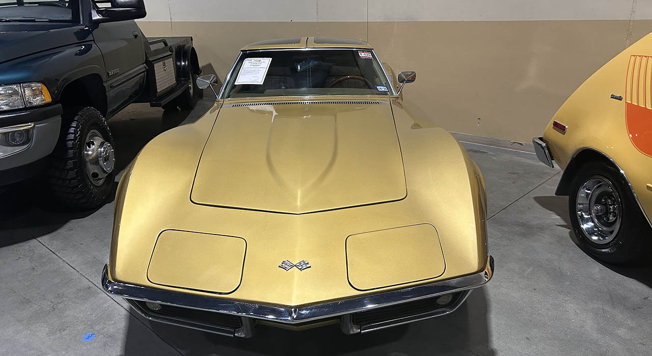 2nd Image of a 1969 CHEVROLET CORVETTE