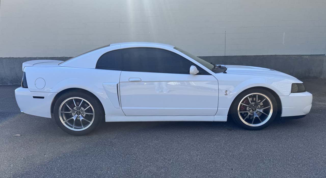 5th Image of a 2004 FORD MUSTANG COBRA SVT
