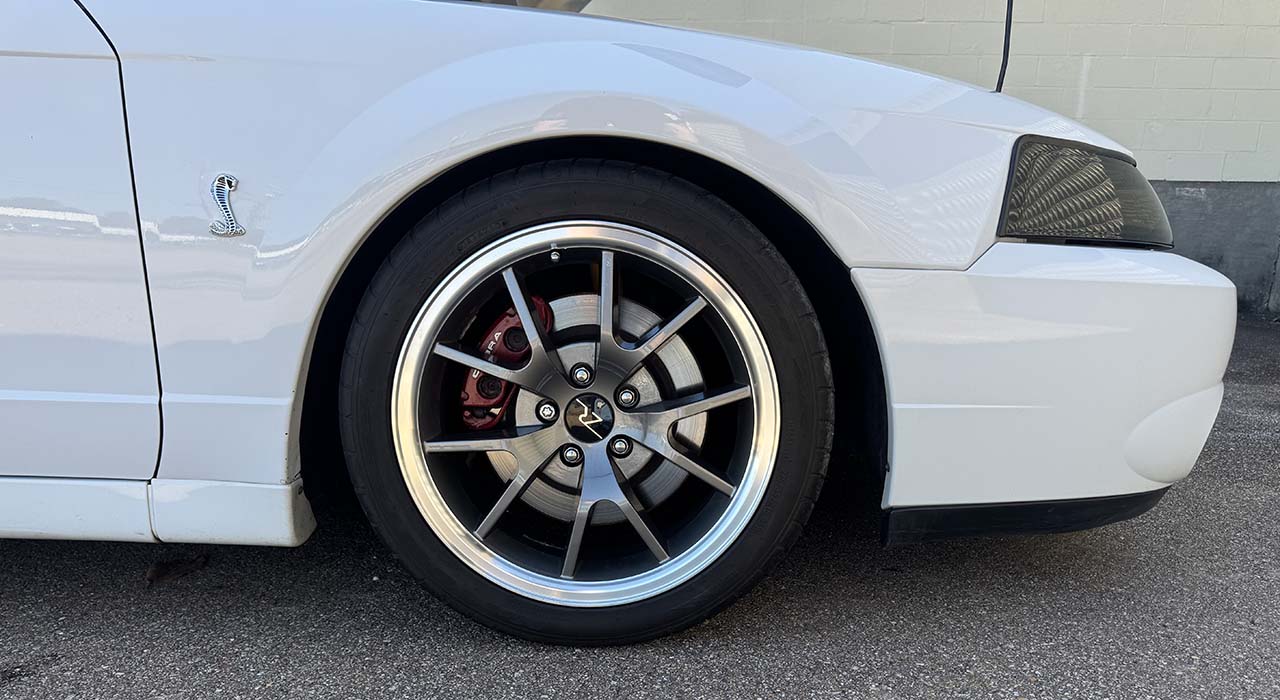10th Image of a 2004 FORD MUSTANG COBRA SVT