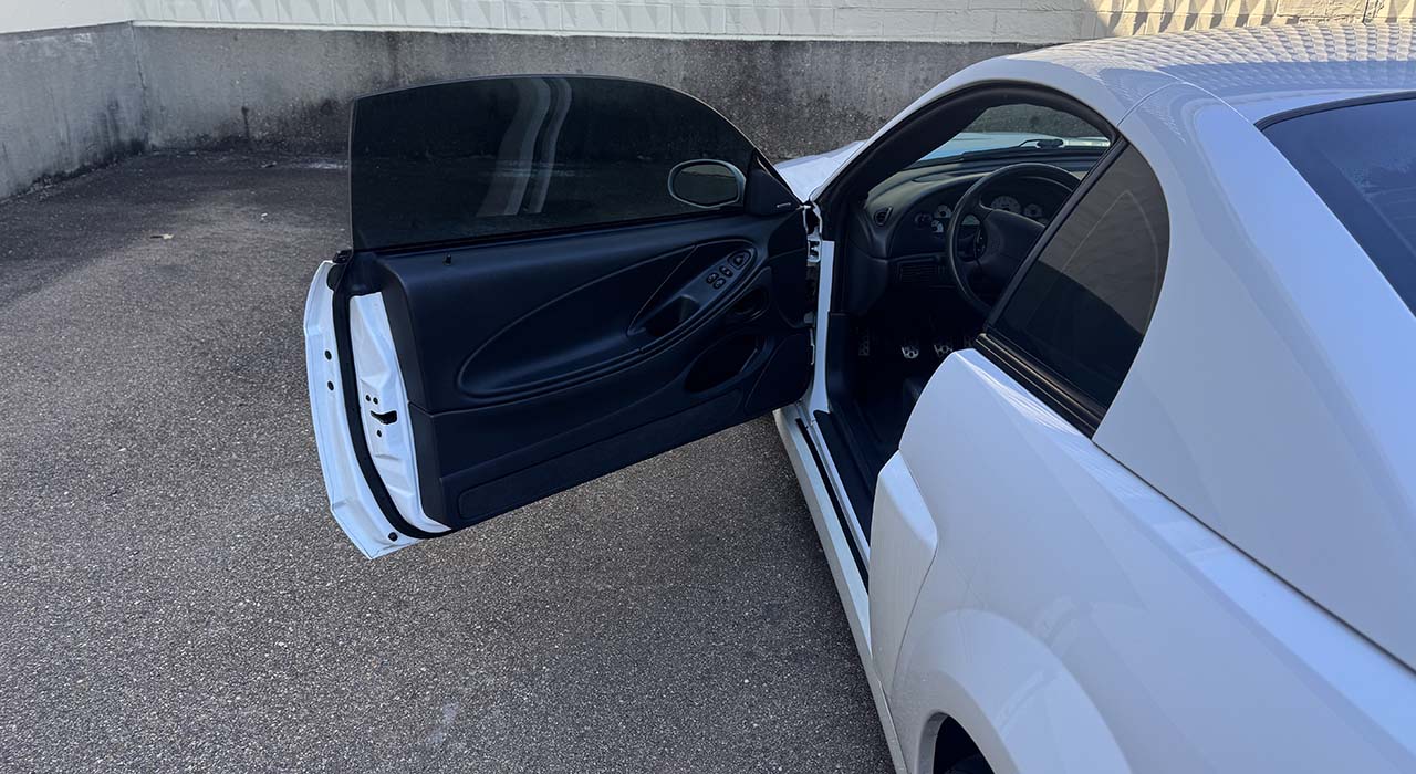 11th Image of a 2004 FORD MUSTANG COBRA SVT