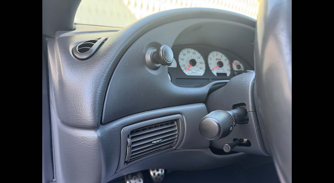 20th Image of a 2004 FORD MUSTANG COBRA SVT