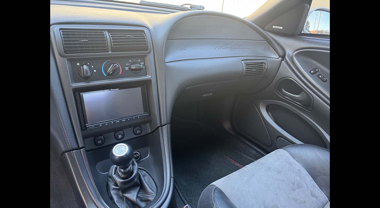 24th Image of a 2004 FORD MUSTANG COBRA SVT