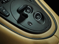 Image 21 of 26 of a 2003 MASERATI SPYDER NORTH AMERICA SPECIF